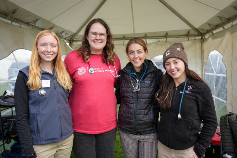 veterinary students at the 36th Annual Wine Country Circuit Dog Show